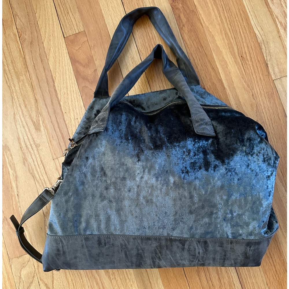 Sole society venti velvet weekender bag
